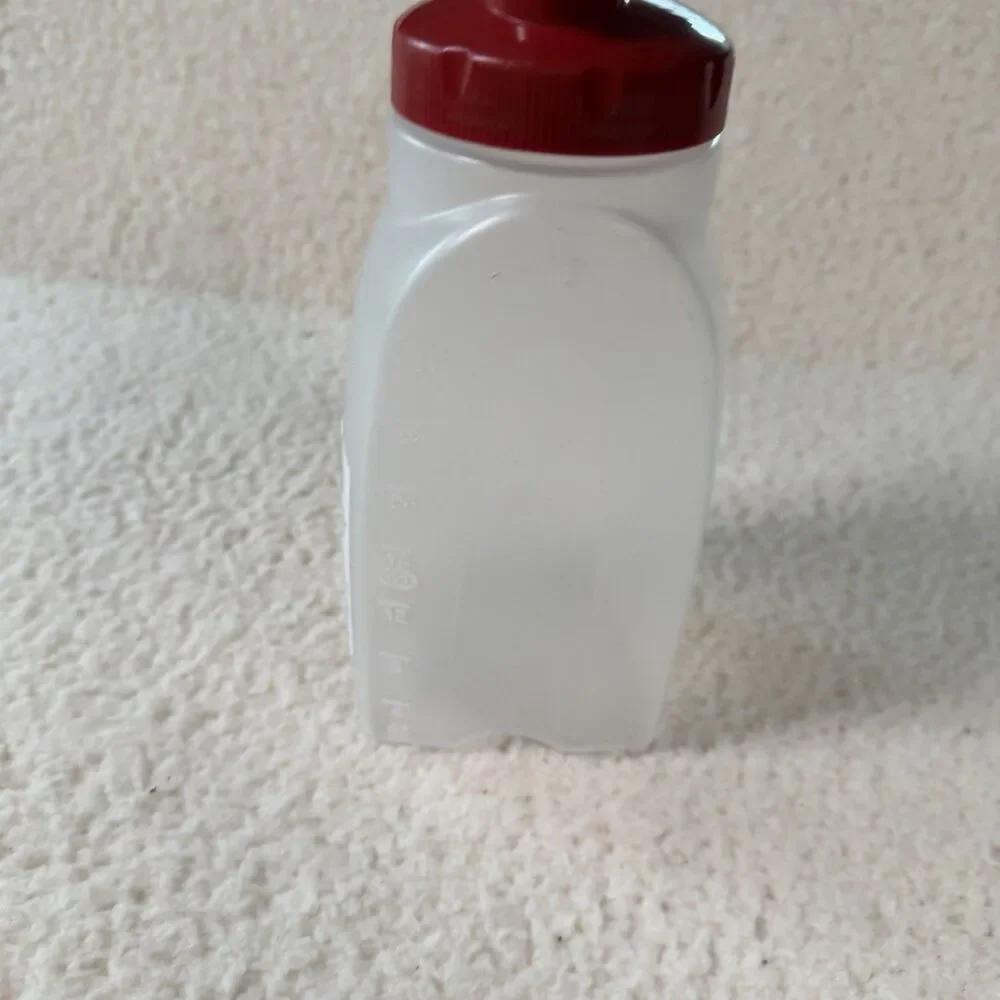 Vintage Rubbermaid USA Made Juice Bottle #IC97, 32 oz Red Lid New